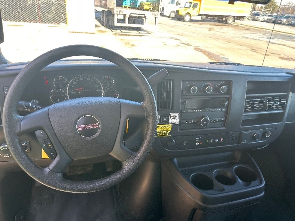 Light Duty Box Truck-Light and Medium Duty Trucks-GMC-2021-Savana G33903-Chicago (Melrose Park)-IL-102,644\n\t\tmiles-$ 29,500 - Image 18