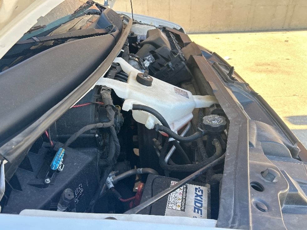 Light Duty Box Truck-Light and Medium Duty Trucks-GMC-2021-Savana G33903-Chicago (Melrose Park)-IL-102,644\n\t\tmiles-$ 29,500 - Image 23