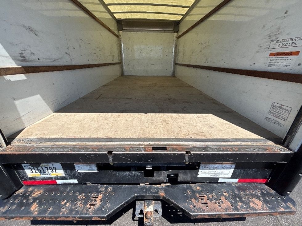 Light Duty Box Truck-Light and Medium Duty Trucks-GMC-2021-Savana G33903-Chicago (Melrose Park)-IL-116,500\n\t\tmiles-$ 26,750 - Image 10