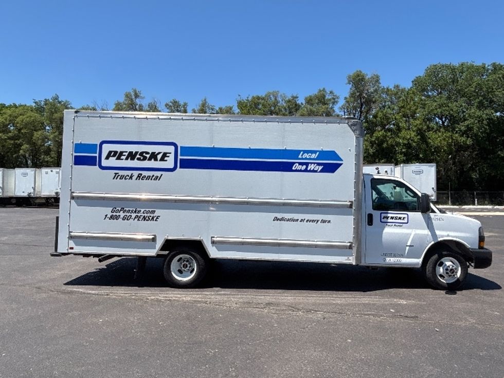 Light Duty Box Truck-Light and Medium Duty Trucks-GMC-2021-Savana G33903-Chicago (Melrose Park)-IL-116,500\n\t\tmiles-$ 26,750 - Image 15