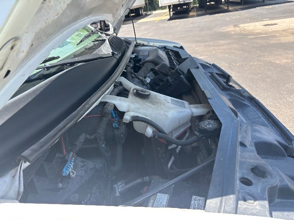 Light Duty Box Truck-Light and Medium Duty Trucks-GMC-2021-Savana G33903-Chicago (Melrose Park)-IL-116,500\n\t\tmiles-$ 26,750 - Image 23
