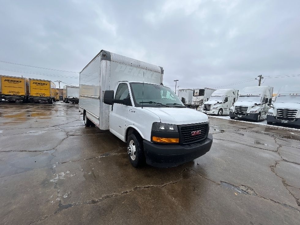 Light Duty Box Truck-Light and Medium Duty Trucks-GMC-2021-Savana G33903-Chicago (Melrose Park)-IL-118,995\n\t\tmiles-$ 27,750 - Image 1
