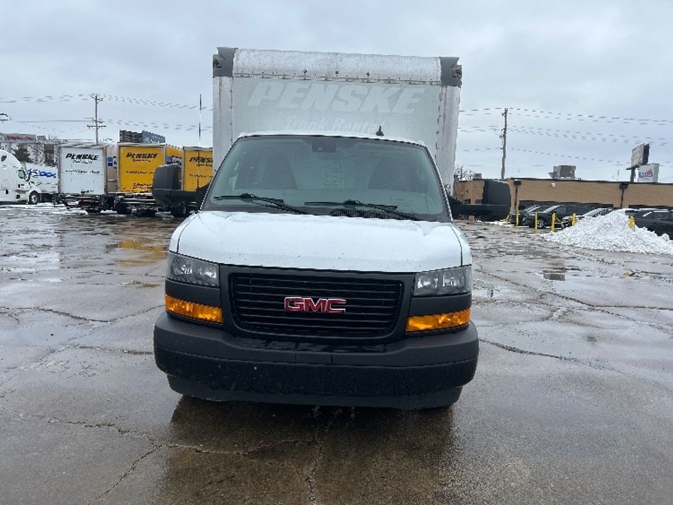 Light Duty Box Truck-Light and Medium Duty Trucks-GMC-2021-Savana G33903-Chicago (Melrose Park)-IL-118,995\n\t\tmiles-$ 27,750 - Image 2