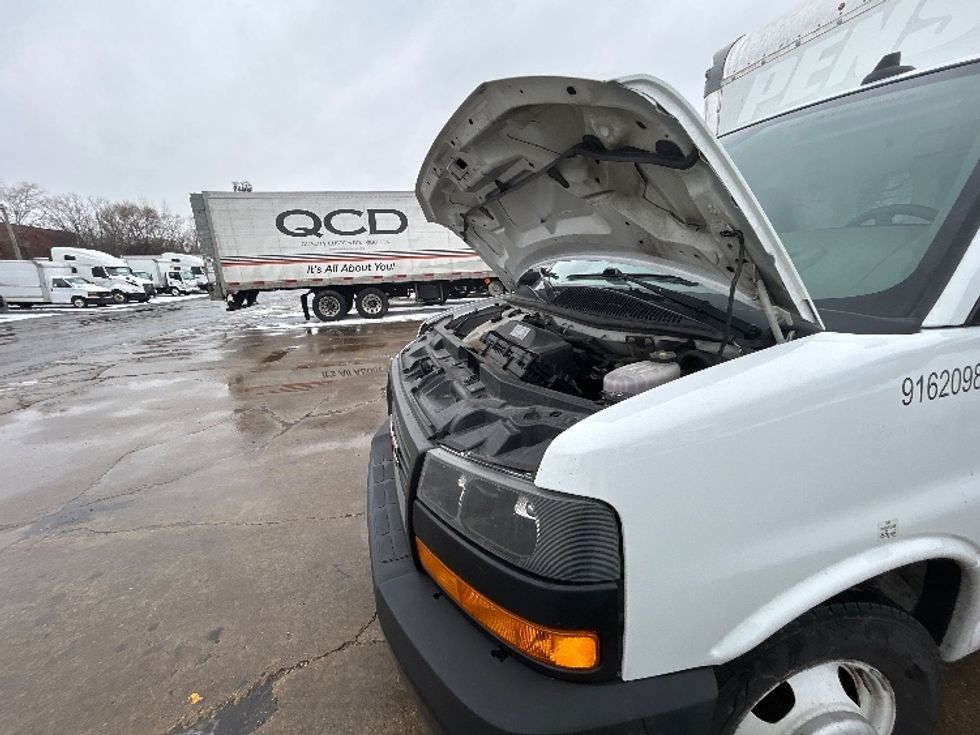 Light Duty Box Truck-Light and Medium Duty Trucks-GMC-2021-Savana G33903-Chicago (Melrose Park)-IL-118,995\n\t\tmiles-$ 27,750 - Image 23