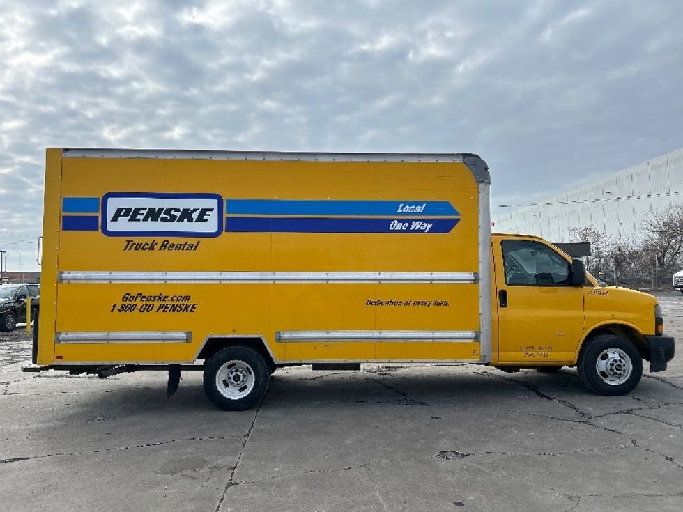 Light Duty Box Truck-Light and Medium Duty Trucks-GMC-2021-Savana G33903-Chicago (Melrose Park)-IL-70,863\n\t\tmiles-$ 30,250 - Image 15