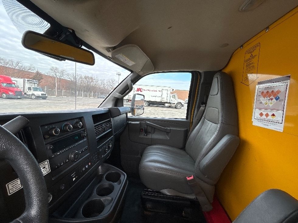 Light Duty Box Truck-Light and Medium Duty Trucks-GMC-2021-Savana G33903-Chicago (Melrose Park)-IL-70,863\n\t\tmiles-$ 30,250 - Image 19