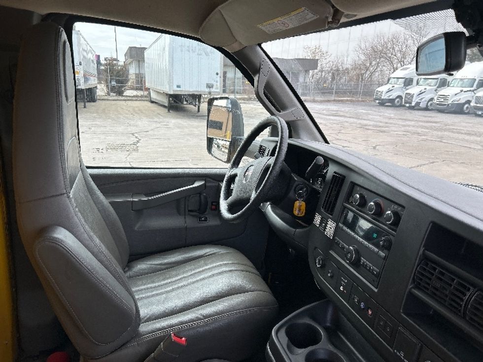 Light Duty Box Truck-Light and Medium Duty Trucks-GMC-2021-Savana G33903-Chicago (Melrose Park)-IL-70,863\n\t\tmiles-$ 30,250 - Image 22