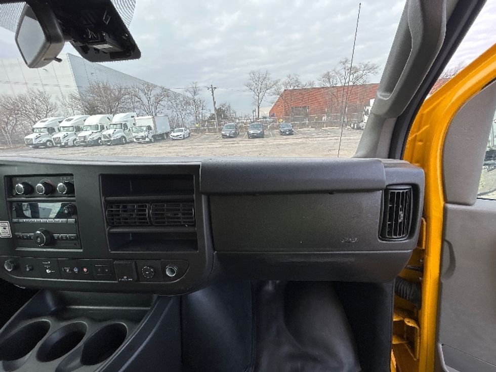 Light Duty Box Truck-Light and Medium Duty Trucks-GMC-2021-Savana G33903-Chicago (Melrose Park)-IL-70,863\n\t\tmiles-$ 30,250 - Image 21
