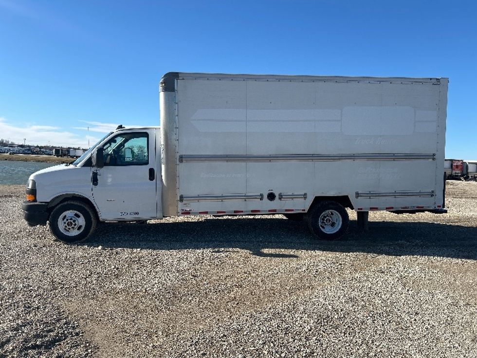 Light Duty Box Truck-Light and Medium Duty Trucks-GMC-2021-Savana G33903-Chicago (Melrose Park)-IL-92,379\n\t\tmiles-$ 30,750 - Image 4