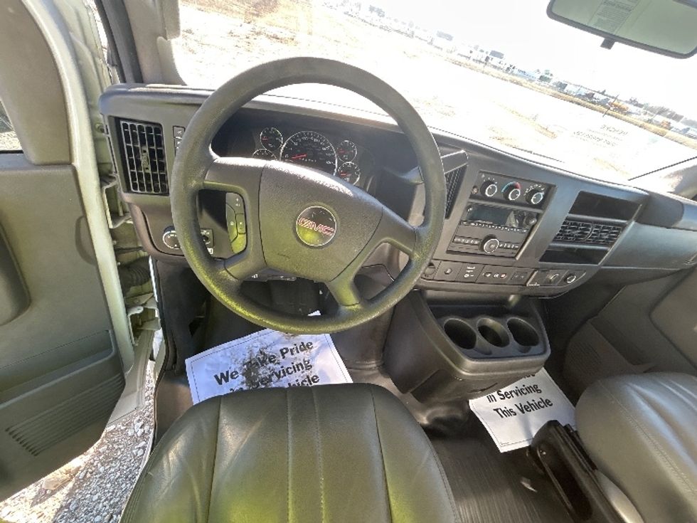 Light Duty Box Truck-Light and Medium Duty Trucks-GMC-2021-Savana G33903-Chicago (Melrose Park)-IL-92,379\n\t\tmiles-$ 30,750 - Image 18