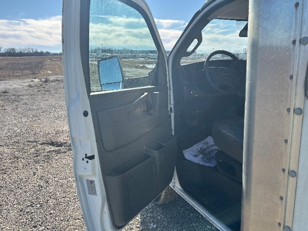 Light Duty Box Truck-Light and Medium Duty Trucks-GMC-2021-Savana G33903-Chicago (Melrose Park)-IL-92,379\n\t\tmiles-$ 30,750 - Image 16