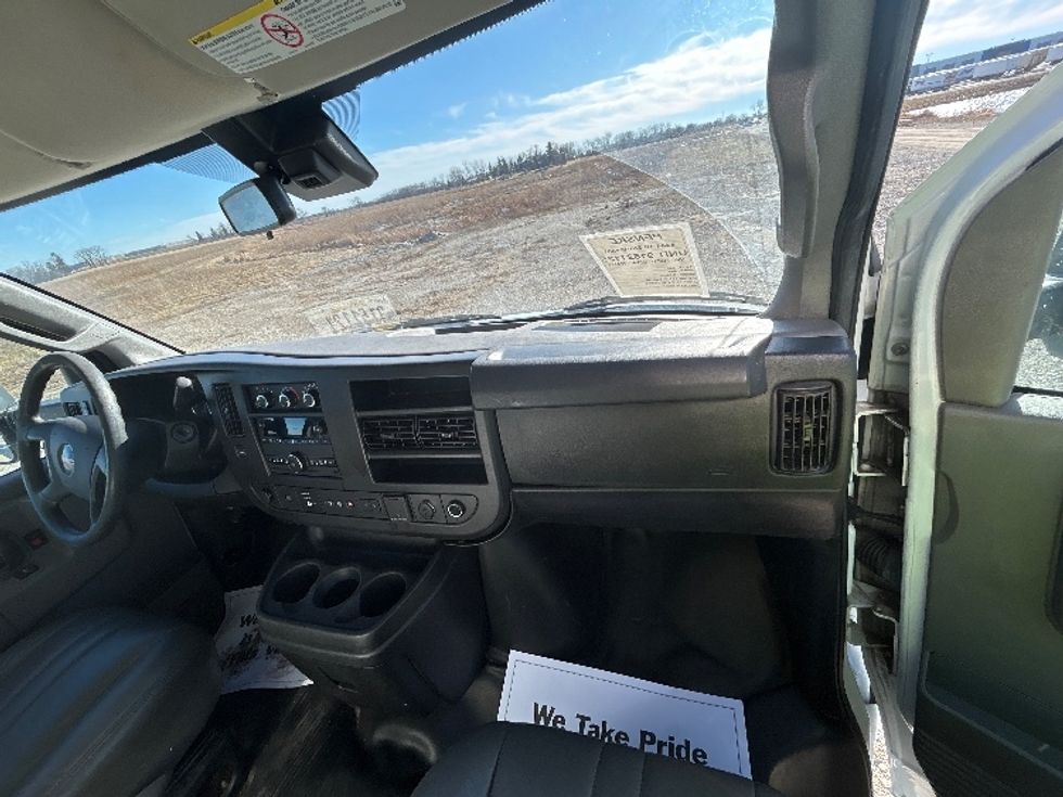 Light Duty Box Truck-Light and Medium Duty Trucks-GMC-2021-Savana G33903-Chicago (Melrose Park)-IL-92,379\n\t\tmiles-$ 30,750 - Image 21