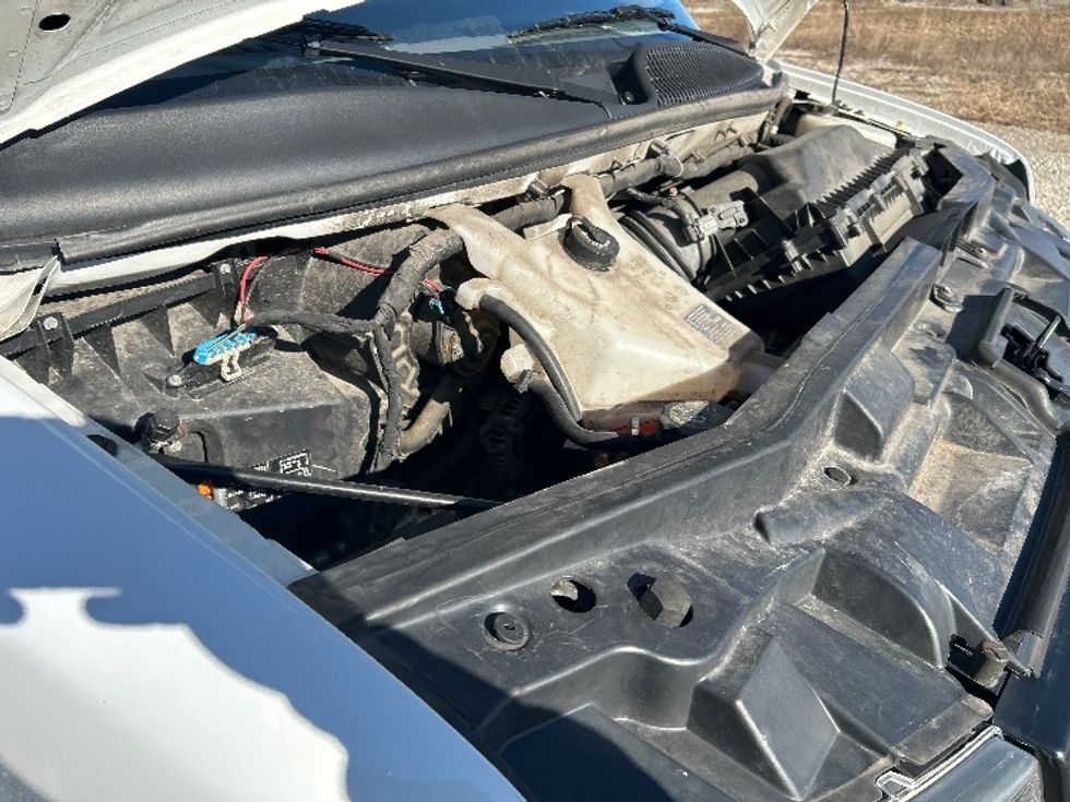 Light Duty Box Truck-Light and Medium Duty Trucks-GMC-2021-Savana G33903-Chicago (Melrose Park)-IL-92,379\n\t\tmiles-$ 30,750 - Image 23