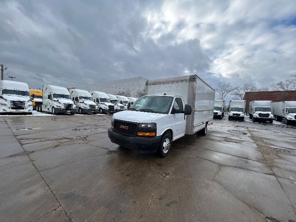 Light Duty Box Truck-Light and Medium Duty Trucks-GMC-2021-Savana G33903-Chicago (Melrose Park)-IL-97,009\n\t\tmiles-$ 30,250 - Image 3