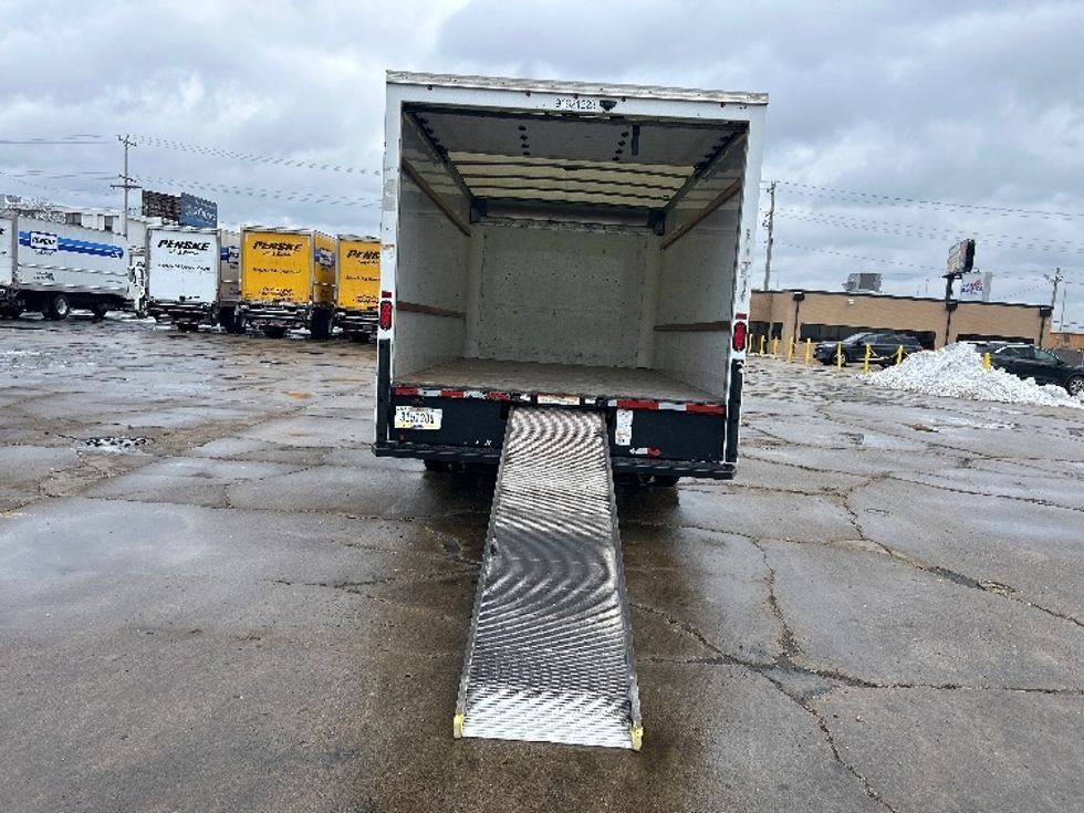 Light Duty Box Truck-Light and Medium Duty Trucks-GMC-2021-Savana G33903-Chicago (Melrose Park)-IL-97,009\n\t\tmiles-$ 30,250 - Image 9