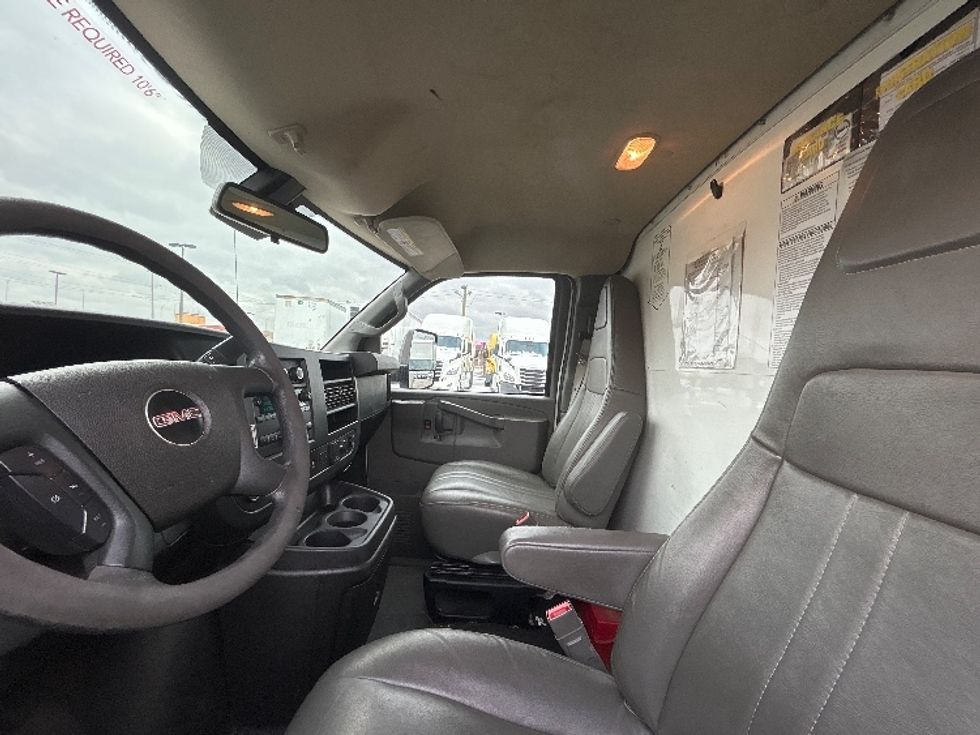 Light Duty Box Truck-Light and Medium Duty Trucks-GMC-2021-Savana G33903-Chicago (Melrose Park)-IL-97,009\n\t\tmiles-$ 30,250 - Image 19