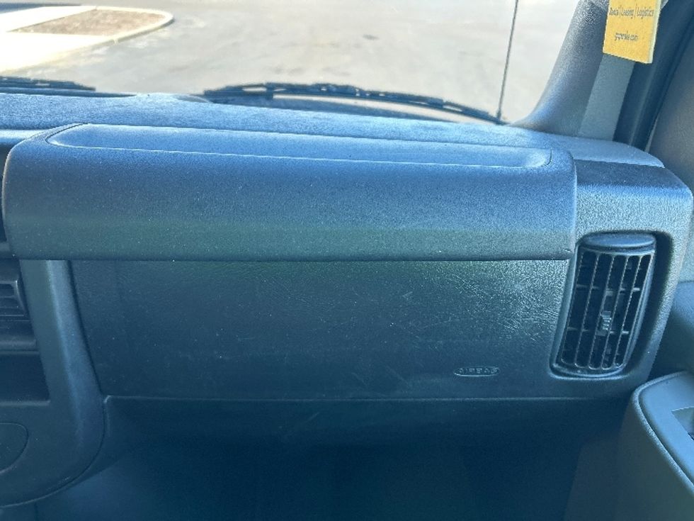 Light Duty Box Truck-Light and Medium Duty Trucks-GMC-2021-Savana G33903-Chicopee-MA-100,628\n\t\tmiles-$ 27,750 - Image 19