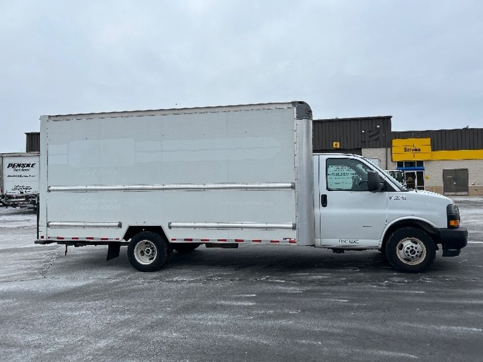 Light Duty Box Truck-Light and Medium Duty Trucks-GMC-2021-Savana G33903-Chicopee-MA-101,308\n\t\tmiles-$ 27,500 - Image 13