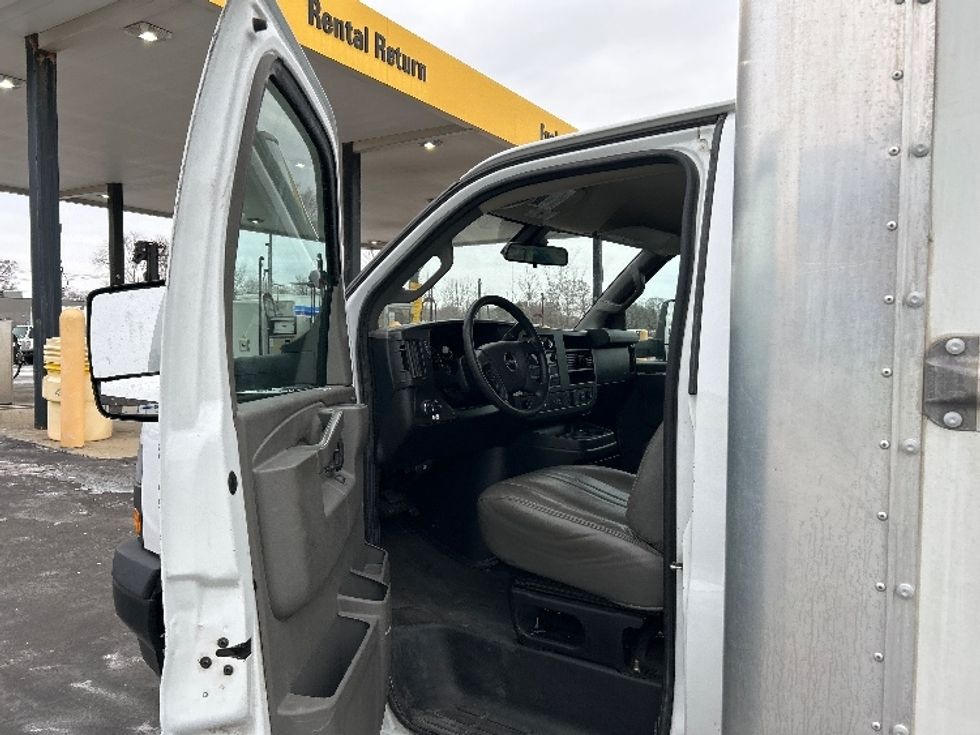 Light Duty Box Truck-Light and Medium Duty Trucks-GMC-2021-Savana G33903-Chicopee-MA-101,308\n\t\tmiles-$ 27,500 - Image 14