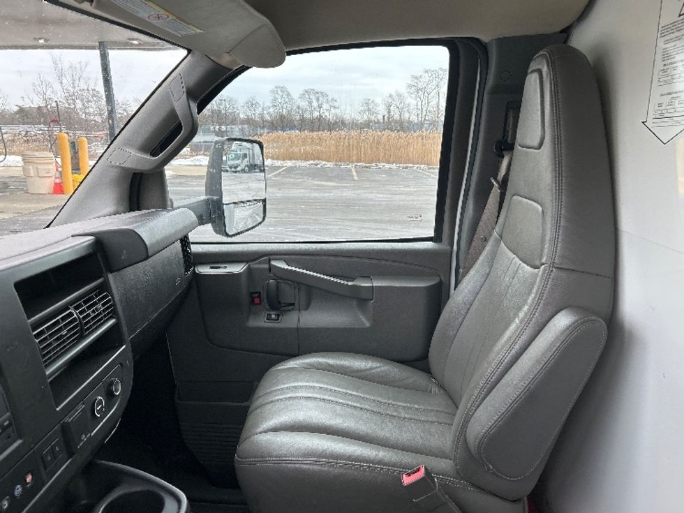 Light Duty Box Truck-Light and Medium Duty Trucks-GMC-2021-Savana G33903-Chicopee-MA-101,308\n\t\tmiles-$ 27,500 - Image 17