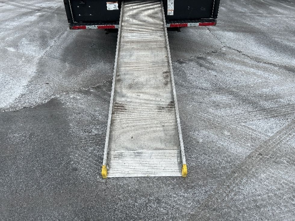 Light Duty Box Truck-Light and Medium Duty Trucks-GMC-2021-Savana G33903-Chicopee-MA-101,308\n\t\tmiles-$ 27,500 - Image 23