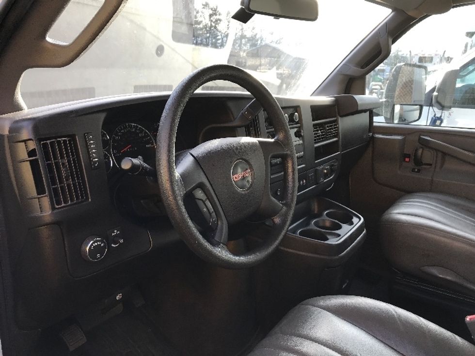 Light Duty Box Truck-Light and Medium Duty Trucks-GMC-2021-Savana G33903-Chicopee-MA-111,513\n\t\tmiles-$ 26,500 - Image 17