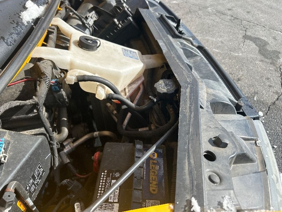 Light Duty Box Truck-Light and Medium Duty Trucks-GMC-2021-Savana G33903-Chicopee-MA-113,513\n\t\tmiles-$ 23,500 - Image 23