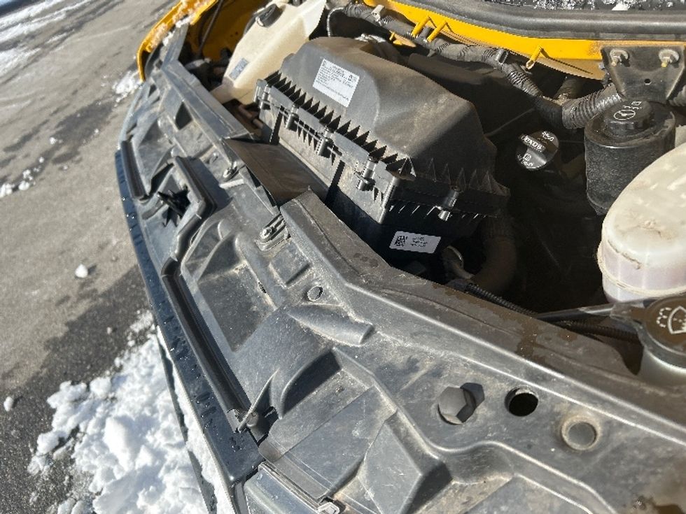 Light Duty Box Truck-Light and Medium Duty Trucks-GMC-2021-Savana G33903-Chicopee-MA-113,513\n\t\tmiles-$ 23,500 - Image 24