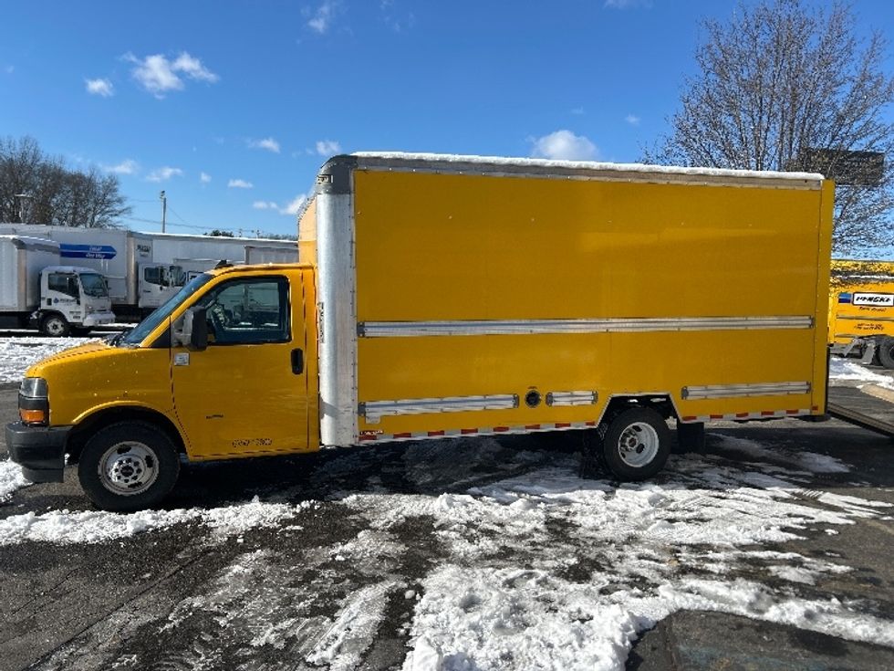 Light Duty Box Truck-Light and Medium Duty Trucks-GMC-2021-Savana G33903-Chicopee-MA-113,513\n\t\tmiles-$ 23,500 - Image 4