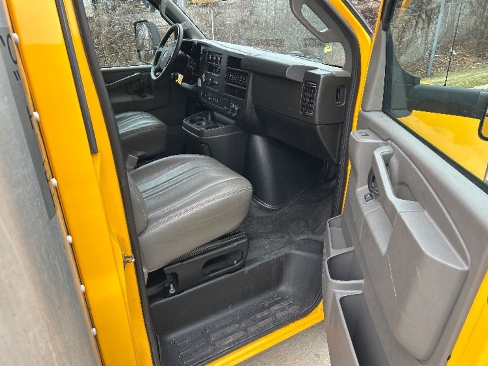 Light Duty Box Truck-Light and Medium Duty Trucks-GMC-2021-Savana G33903-Chicopee-MA-123,902\n\t\tmiles-$ 22,250 - Image 20
