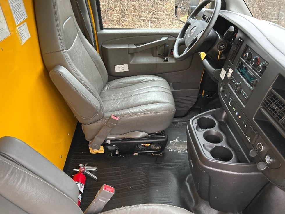 Light Duty Box Truck-Light and Medium Duty Trucks-GMC-2021-Savana G33903-Chicopee-MA-123,902\n\t\tmiles-$ 22,250 - Image 22