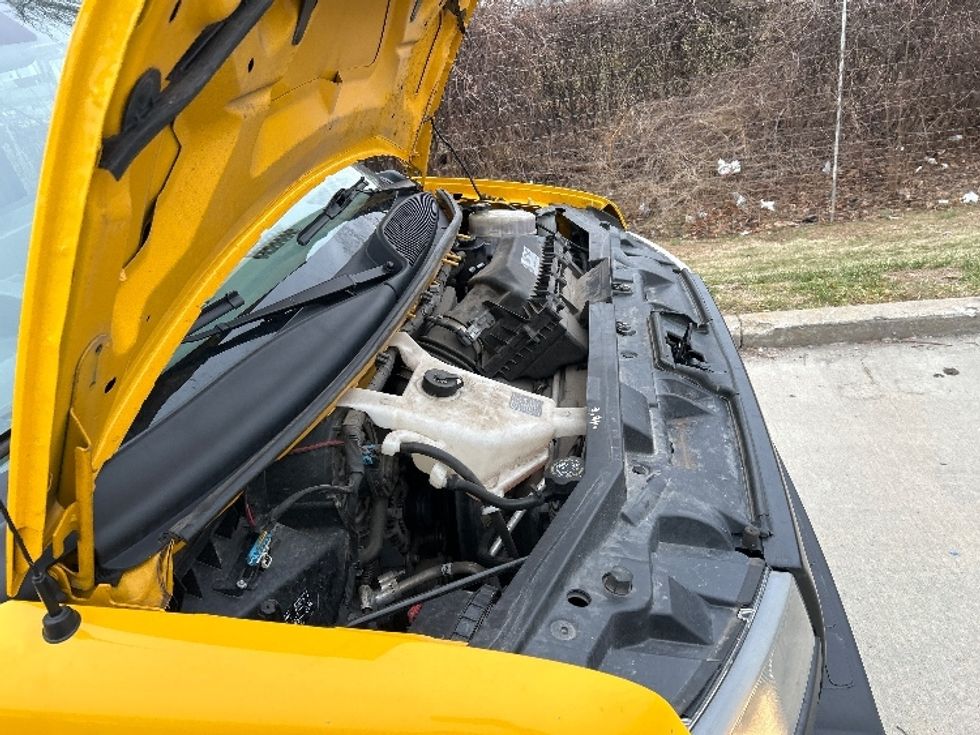 Light Duty Box Truck-Light and Medium Duty Trucks-GMC-2021-Savana G33903-Chicopee-MA-123,902\n\t\tmiles-$ 22,250 - Image 23