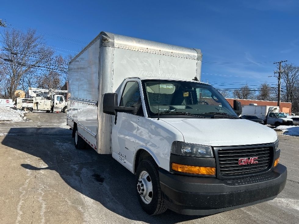 Light Duty Box Truck-Light and Medium Duty Trucks-GMC-2021-Savana G33903-Chicopee-MA-132,352\n\t\tmiles-$ 24,000 - Image 1