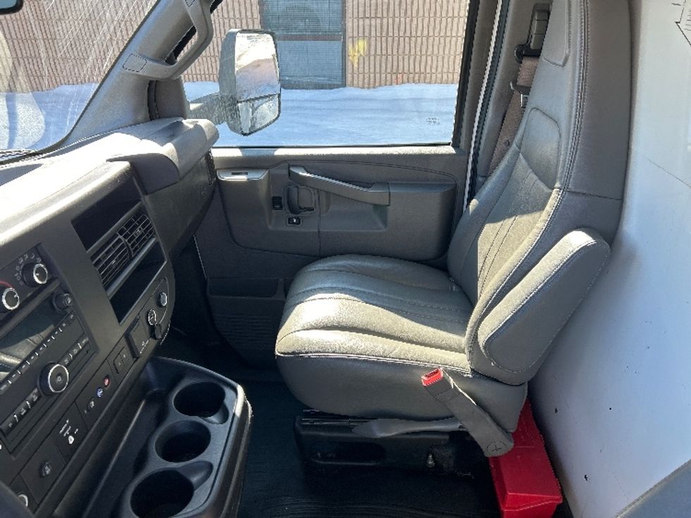Light Duty Box Truck-Light and Medium Duty Trucks-GMC-2021-Savana G33903-Chicopee-MA-132,352\n\t\tmiles-$ 24,000 - Image 19