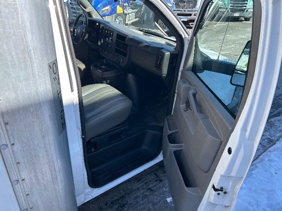 Light Duty Box Truck-Light and Medium Duty Trucks-GMC-2021-Savana G33903-Chicopee-MA-132,352\n\t\tmiles-$ 24,000 - Image 20