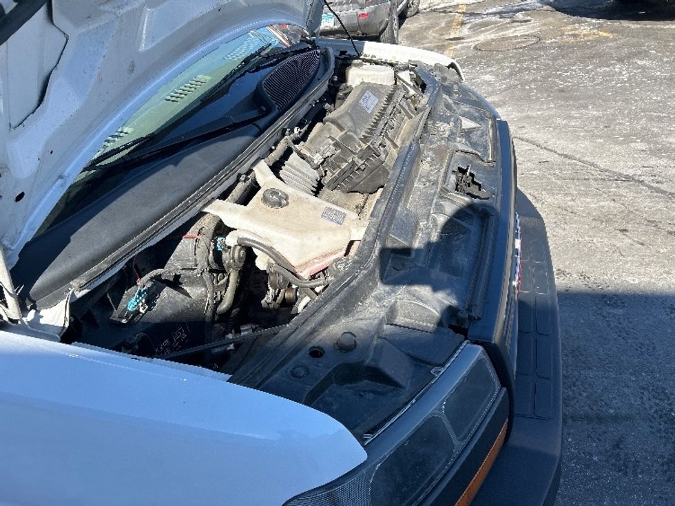 Light Duty Box Truck-Light and Medium Duty Trucks-GMC-2021-Savana G33903-Chicopee-MA-132,352\n\t\tmiles-$ 24,000 - Image 24