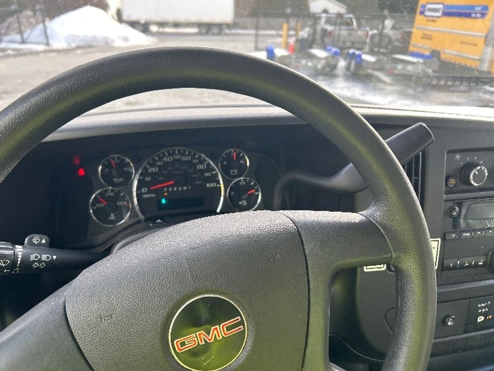 Light Duty Box Truck-Light and Medium Duty Trucks-GMC-2021-Savana G33903-Chicopee-MA-86,935\n\t\tmiles-$ 29,000 - Image 17