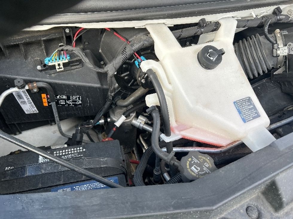 Light Duty Box Truck-Light and Medium Duty Trucks-GMC-2021-Savana G33903-Chicopee-MA-86,935\n\t\tmiles-$ 29,000 - Image 23