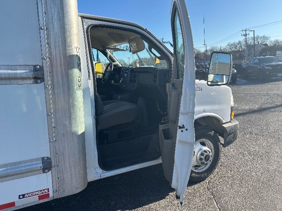 Light Duty Box Truck-Light and Medium Duty Trucks-GMC-2021-Savana G33903-Chicopee-MA-87,684\n\t\tmiles-$ 29,500 - Image 20