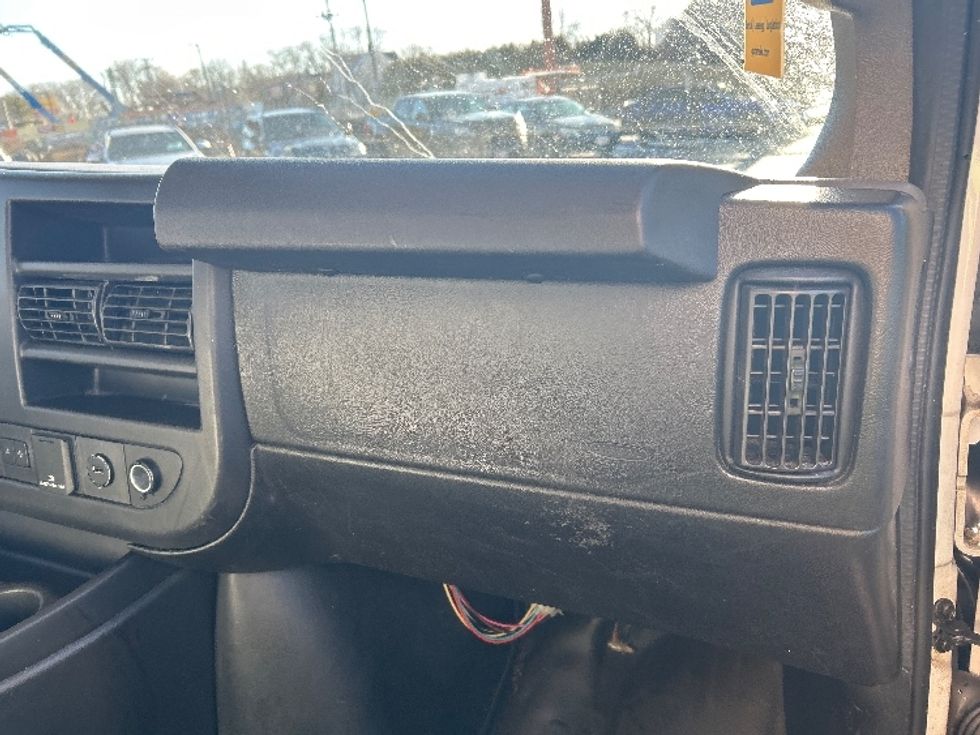 Light Duty Box Truck-Light and Medium Duty Trucks-GMC-2021-Savana G33903-Chicopee-MA-87,684\n\t\tmiles-$ 29,500 - Image 21