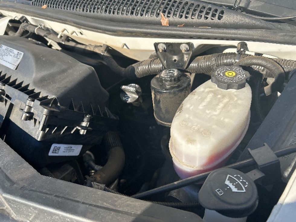 Light Duty Box Truck-Light and Medium Duty Trucks-GMC-2021-Savana G33903-Chicopee-MA-87,684\n\t\tmiles-$ 29,500 - Image 24