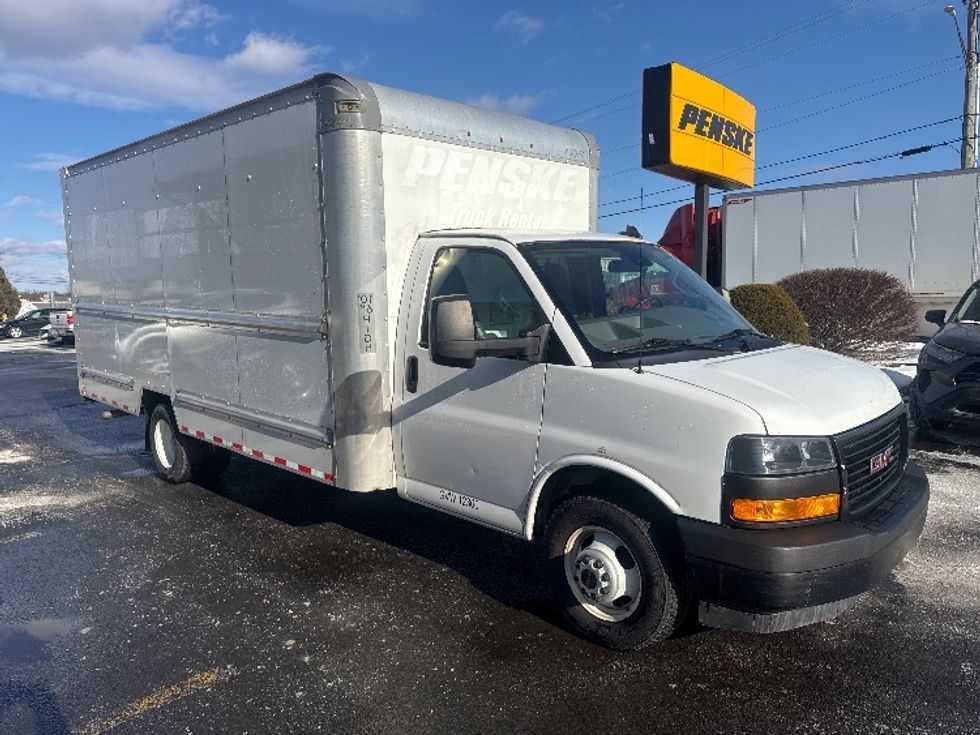 Light Duty Box Truck-Light and Medium Duty Trucks-GMC-2021-Savana G33903-Chicopee-MA-89,566\n\t\tmiles-$ 28,750 - Image 1