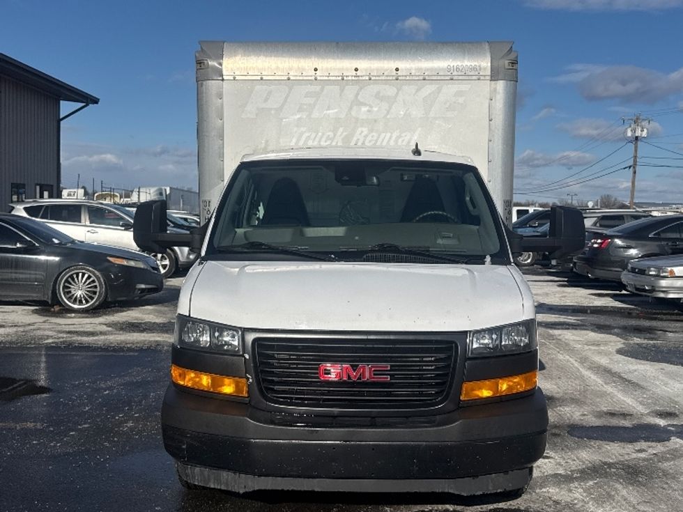 Light Duty Box Truck-Light and Medium Duty Trucks-GMC-2021-Savana G33903-Chicopee-MA-89,566\n\t\tmiles-$ 28,750 - Image 2