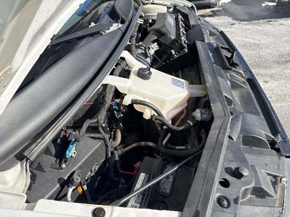 Light Duty Box Truck-Light and Medium Duty Trucks-GMC-2021-Savana G33903-Chicopee-MA-89,566\n\t\tmiles-$ 28,750 - Image 22