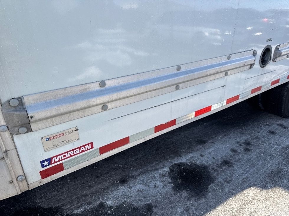 Light Duty Box Truck-Light and Medium Duty Trucks-GMC-2021-Savana G33903-Chicopee-MA-89,566\n\t\tmiles-$ 28,750 - Image 25