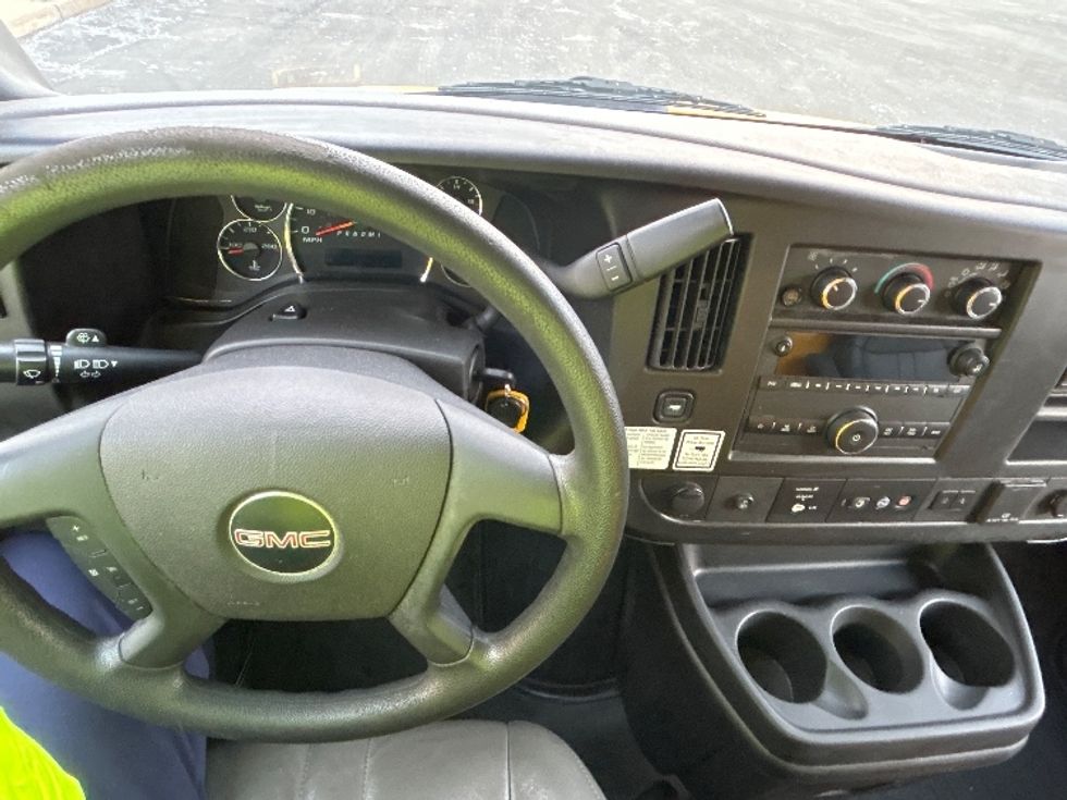 Light Duty Box Truck-Light and Medium Duty Trucks-GMC-2021-Savana G33903-Chicopee-MA-90,406\n\t\tmiles-$ 26,000 - Image 16