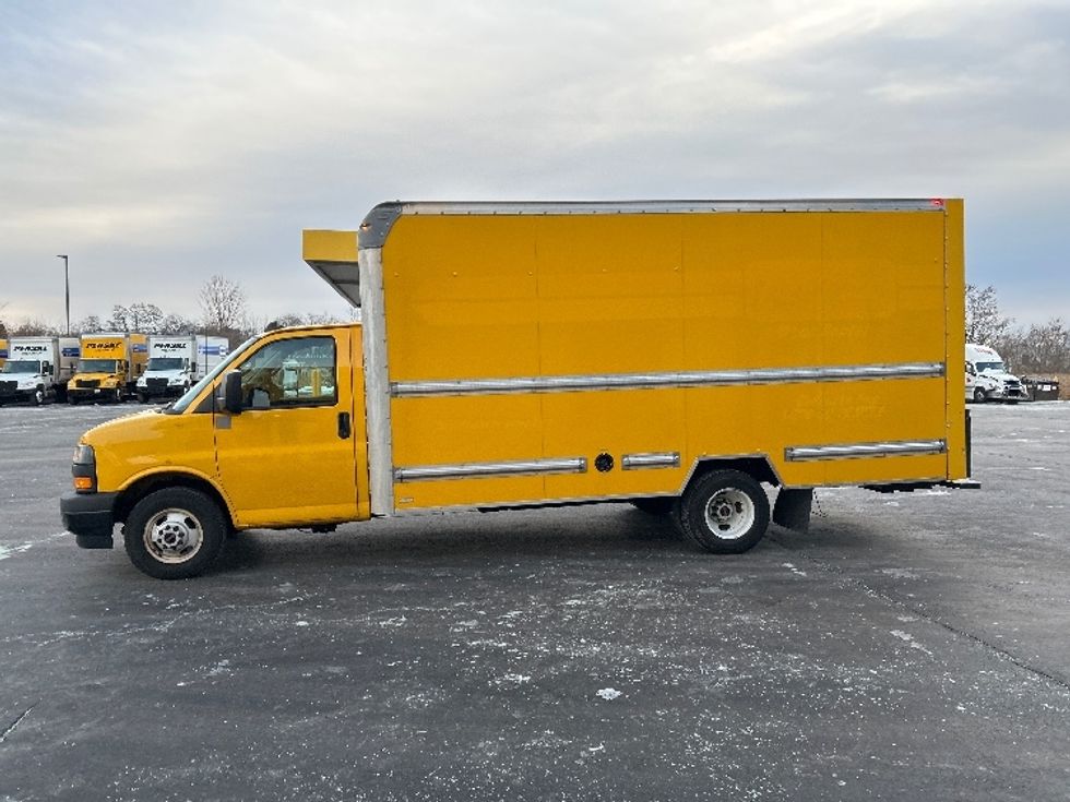 Light Duty Box Truck-Light and Medium Duty Trucks-GMC-2021-Savana G33903-Chicopee-MA-90,406\n\t\tmiles-$ 26,000 - Image 4