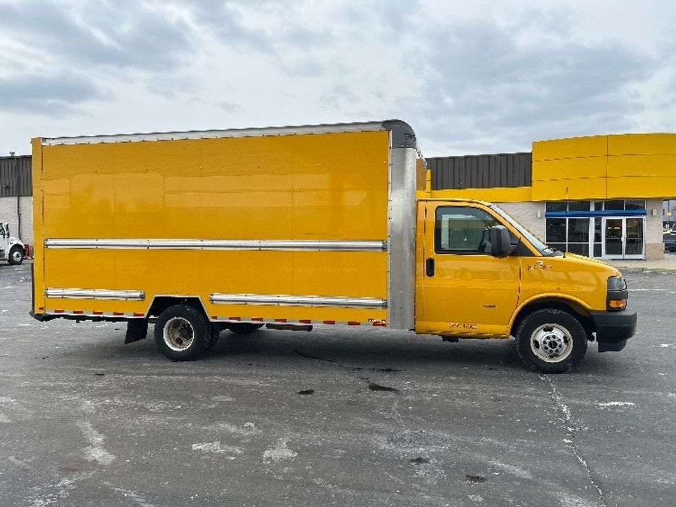 Light Duty Box Truck-Light and Medium Duty Trucks-GMC-2021-Savana G33903-Chicopee-MA-90,905\n\t\tmiles-$ 26,000 - Image 13
