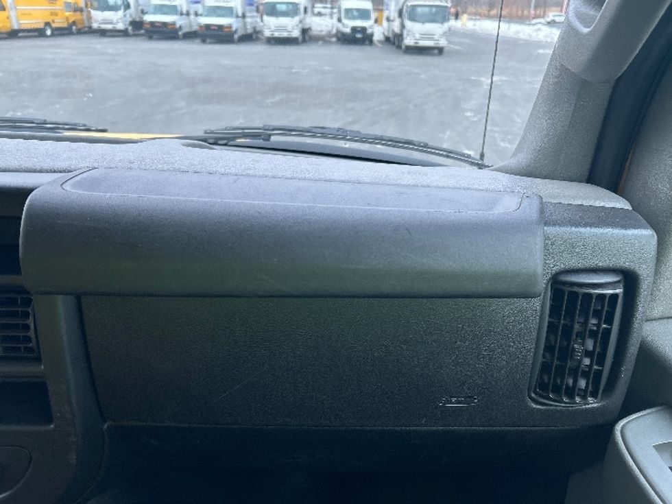 Light Duty Box Truck-Light and Medium Duty Trucks-GMC-2021-Savana G33903-Chicopee-MA-90,905\n\t\tmiles-$ 26,000 - Image 19