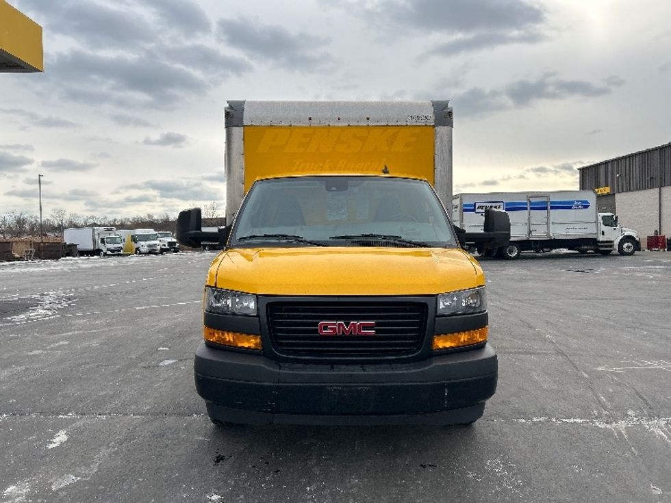 Light Duty Box Truck-Light and Medium Duty Trucks-GMC-2021-Savana G33903-Chicopee-MA-90,905\n\t\tmiles-$ 26,000 - Image 2